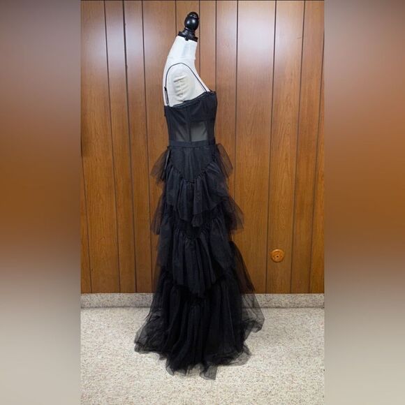 BCBGMAXAZRIA Tulle Corset Essential Gown size 12 - Picture 5 of 12